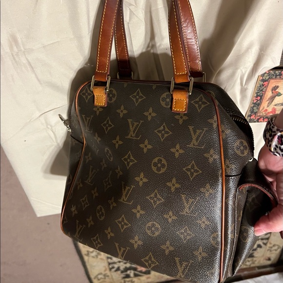 SOLD**** Authentic Louis Vuitton Excentri-Cite Handbag - Picture 2 of 16